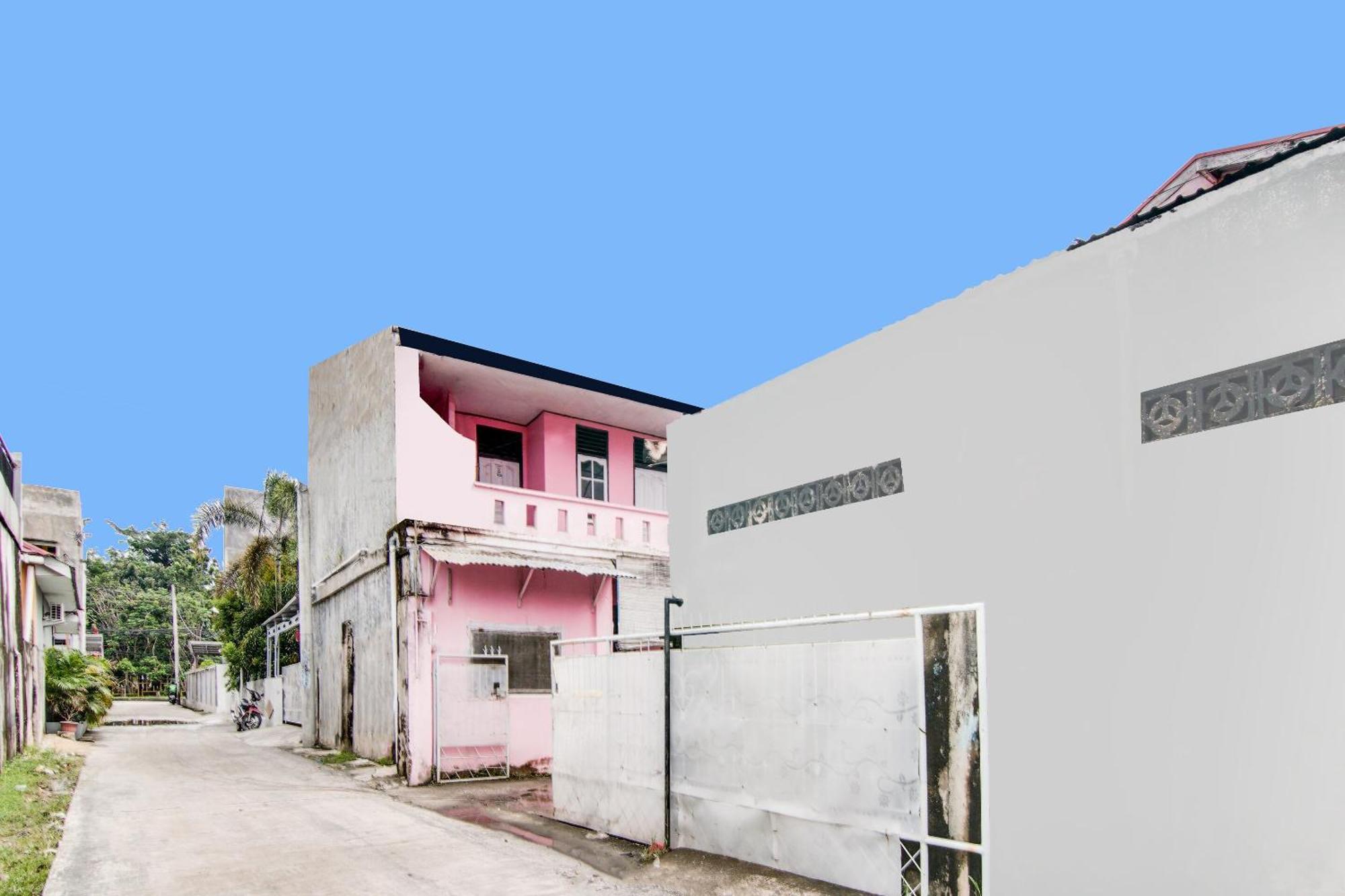 Spot On 91858 Raja Homestay Syariah Pekanbaru Exterior foto