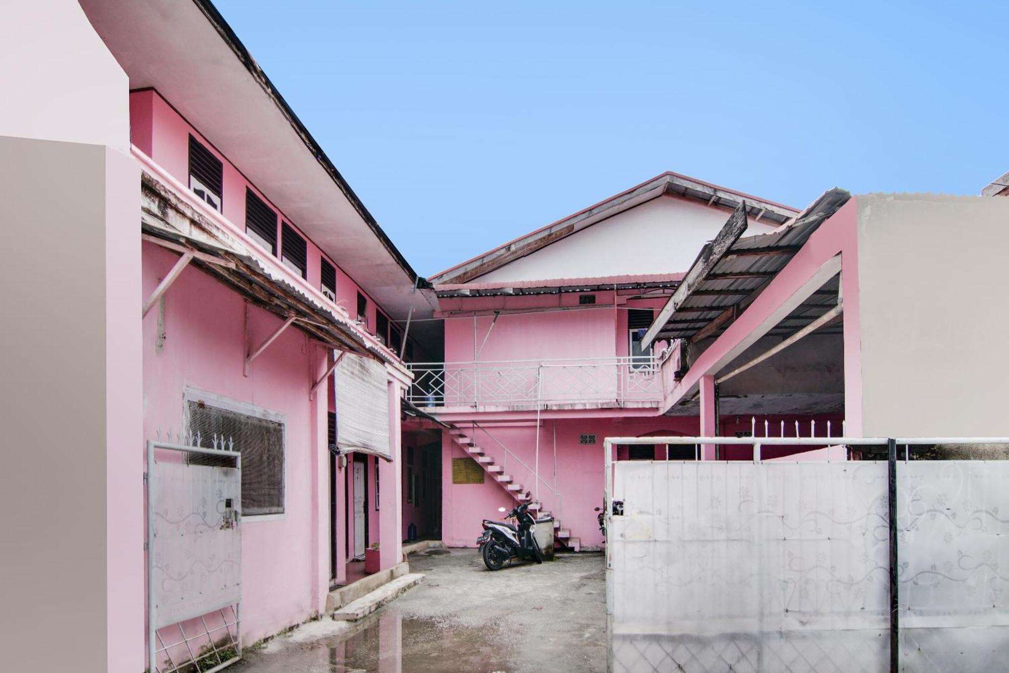 Spot On 91858 Raja Homestay Syariah Pekanbaru Exterior foto