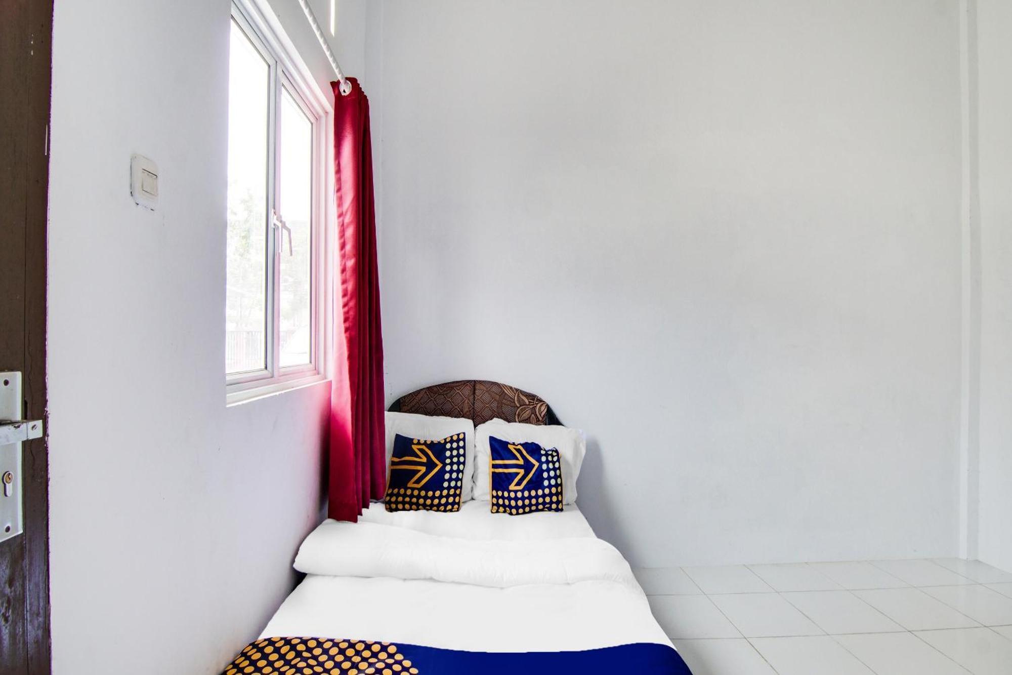 Spot On 91858 Raja Homestay Syariah Pekanbaru Exterior foto